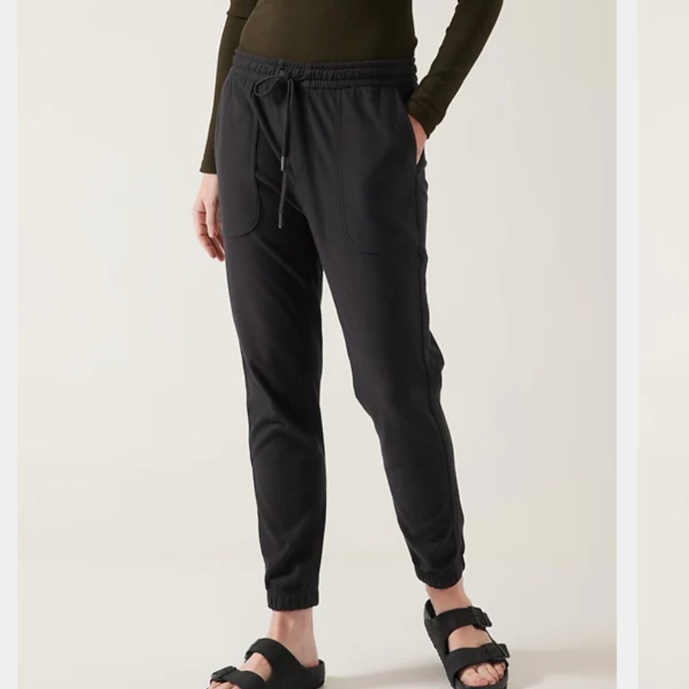 Athleta Farallon Jogger - black